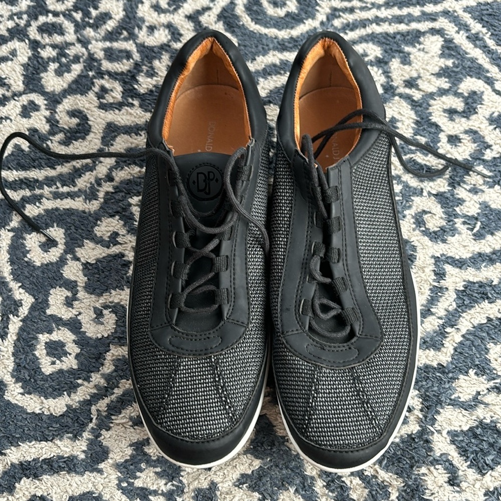 Donald Pliner sneakers